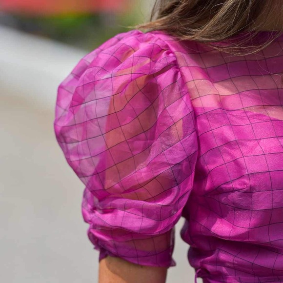 Party dress  with Pinky Plaid Puff Sleeves. Lined dress, zippered back, Size 4-6 - Picture 11 of 11